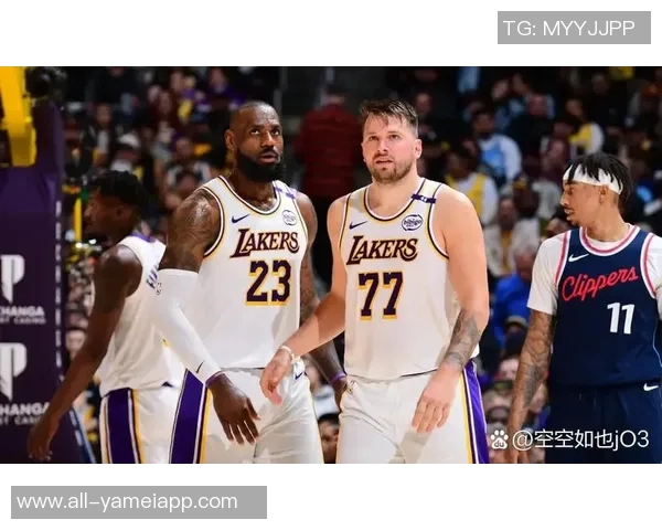 美记分析詹姆斯与东契奇重叠功能浓眉小里搭档更为合适