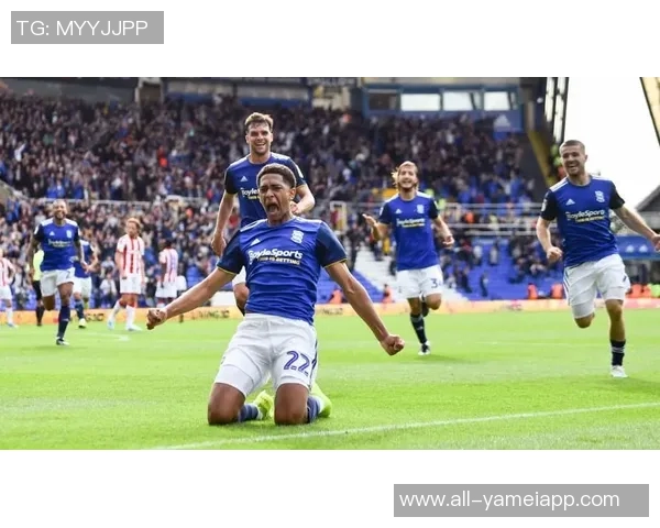 曼联密切关注小贝林厄姆动态有意明年一月租借他