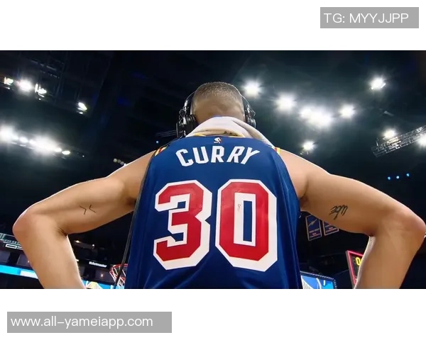 斯蒂芬库里再创奇迹42分6板7助1帽让人怀疑他是否来自地球